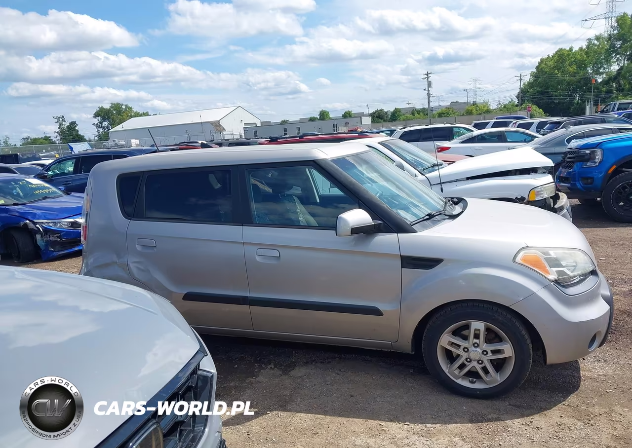 2010 Kia Soul + VIN:KNDJT2A21A7086628 - 12