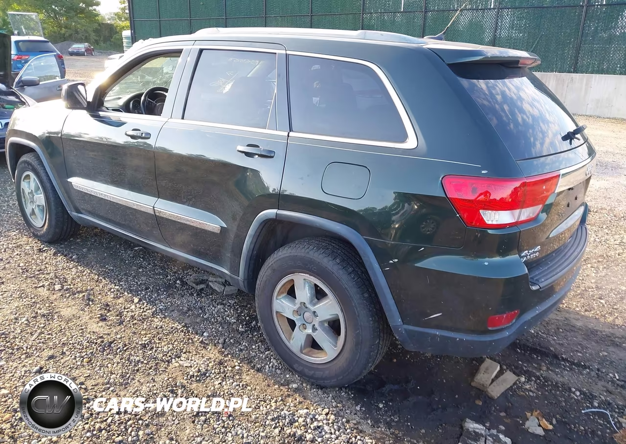 2011 Jeep Grand Cherokee Laredo VIN:1J4RR4GG5BC670503 - 3