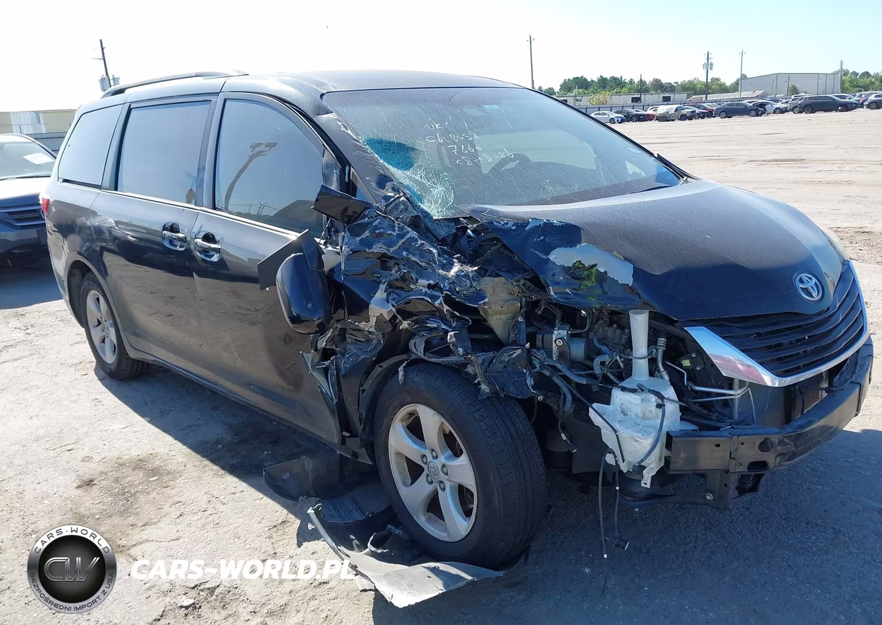 2015 Toyota Sienna Le 8 Passenger