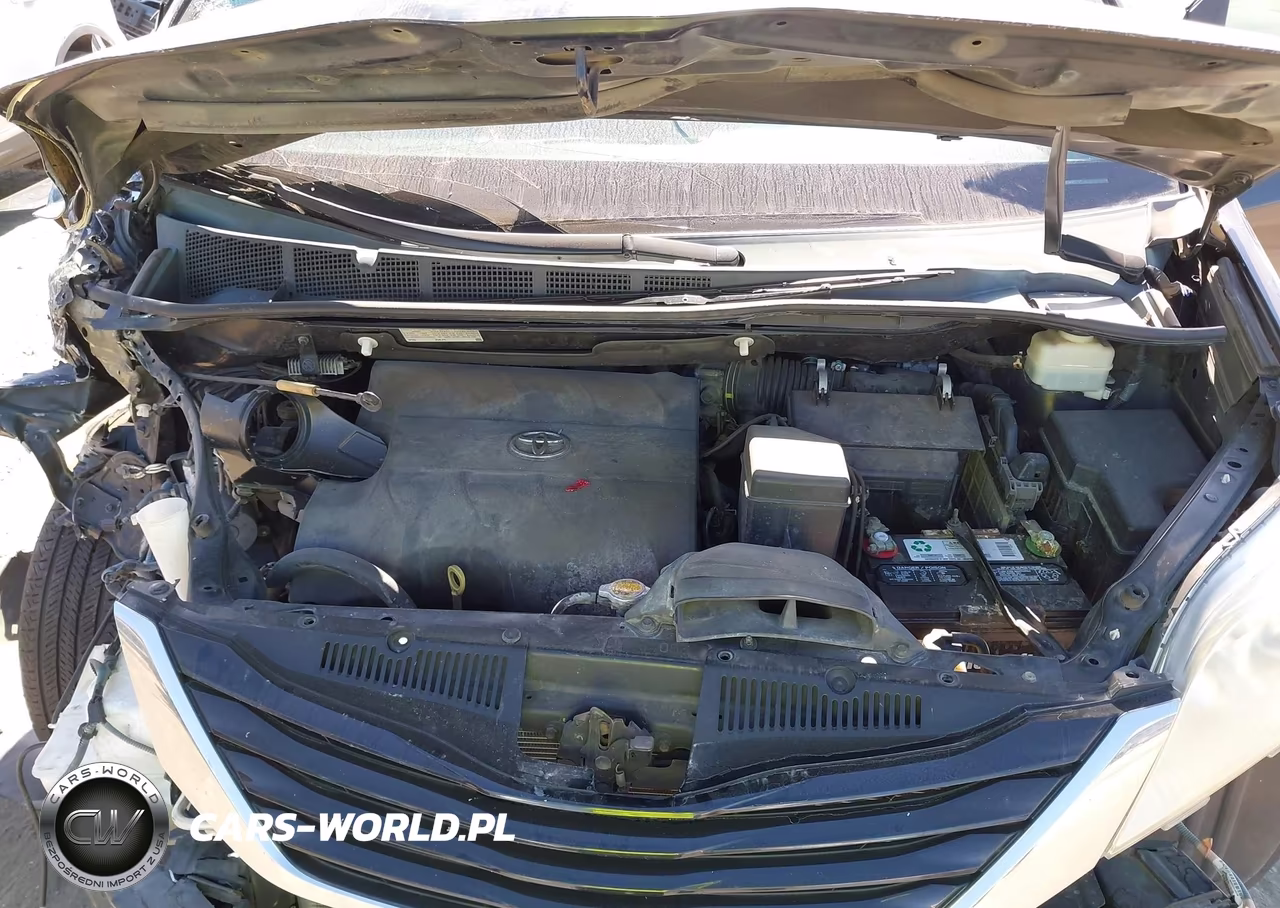 2015 Toyota Sienna Le 8 Passenger VIN:5TDKK3DCXFS557660 - 10
