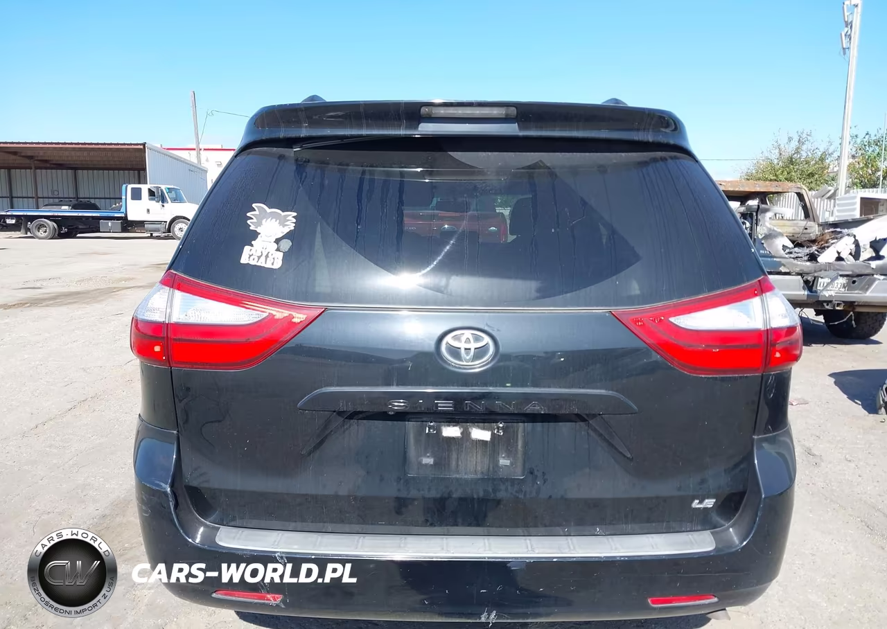 2015 Toyota Sienna Le 8 Passenger VIN:5TDKK3DCXFS557660 - 17