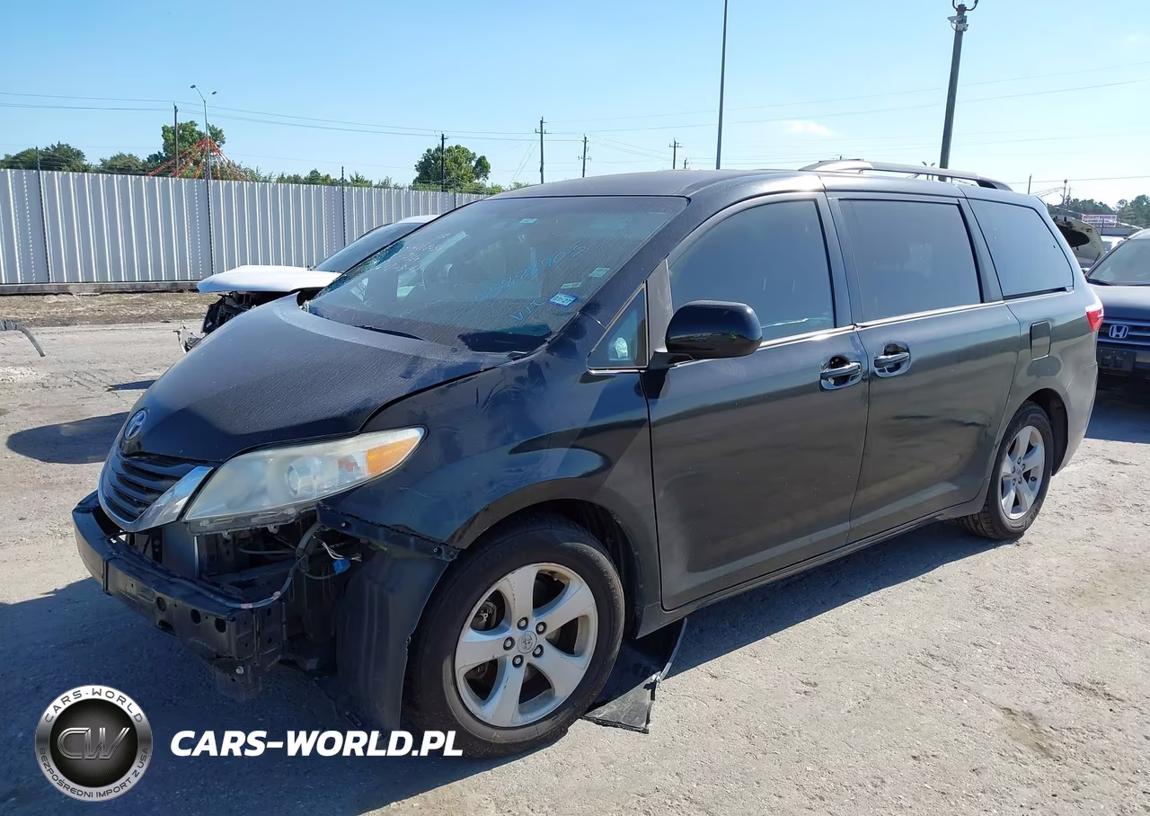 2015 Toyota Sienna Le 8 Passenger VIN:5TDKK3DCXFS557660 - 2