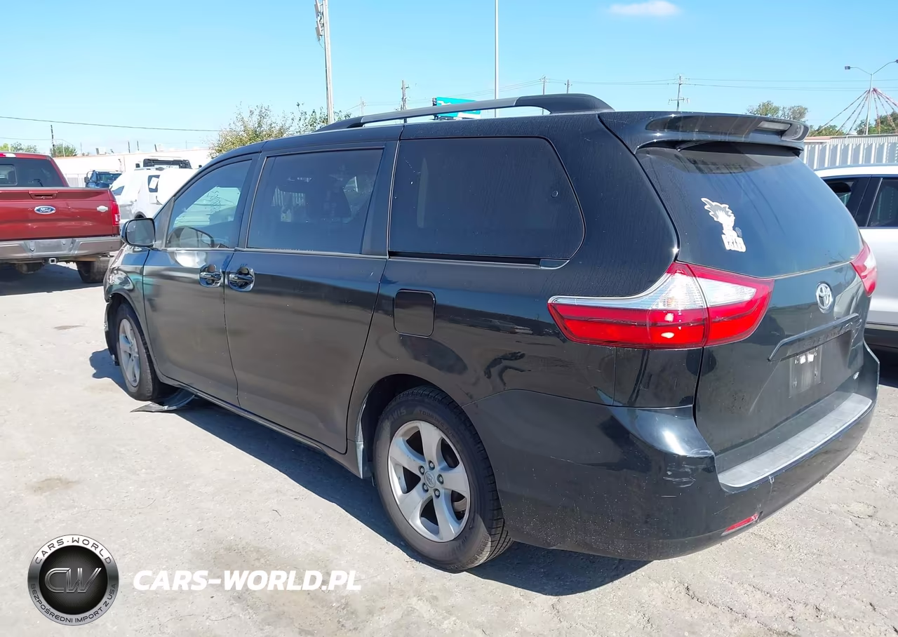 2015 Toyota Sienna Le 8 Passenger VIN:5TDKK3DCXFS557660 - 3