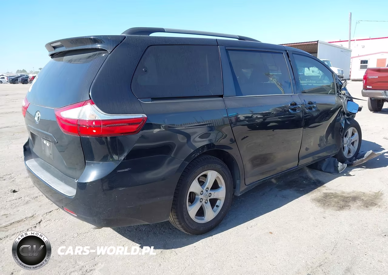 2015 Toyota Sienna Le 8 Passenger VIN:5TDKK3DCXFS557660 - 4