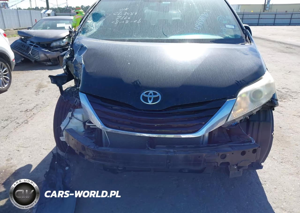 2015 Toyota Sienna Le 8 Passenger VIN:5TDKK3DCXFS557660 - 6
