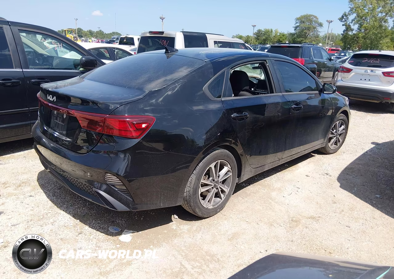 2023 Kia Forte Lxs VIN:3KPF24AD3PE630934 - 4