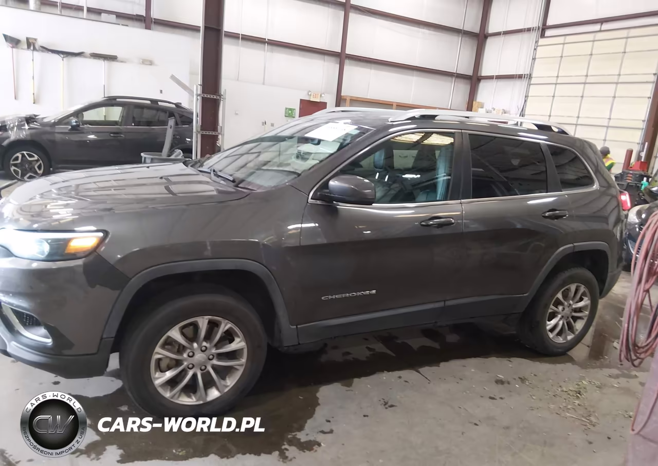 2019 Jeep Cherokee Latitude Plus 4X4 VIN:1C4PJMLXXKD118063 - 14