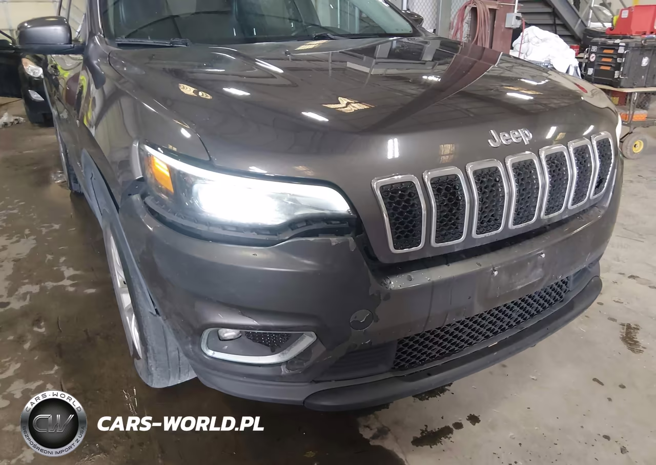 2019 Jeep Cherokee Latitude Plus 4X4 VIN:1C4PJMLXXKD118063 - 6