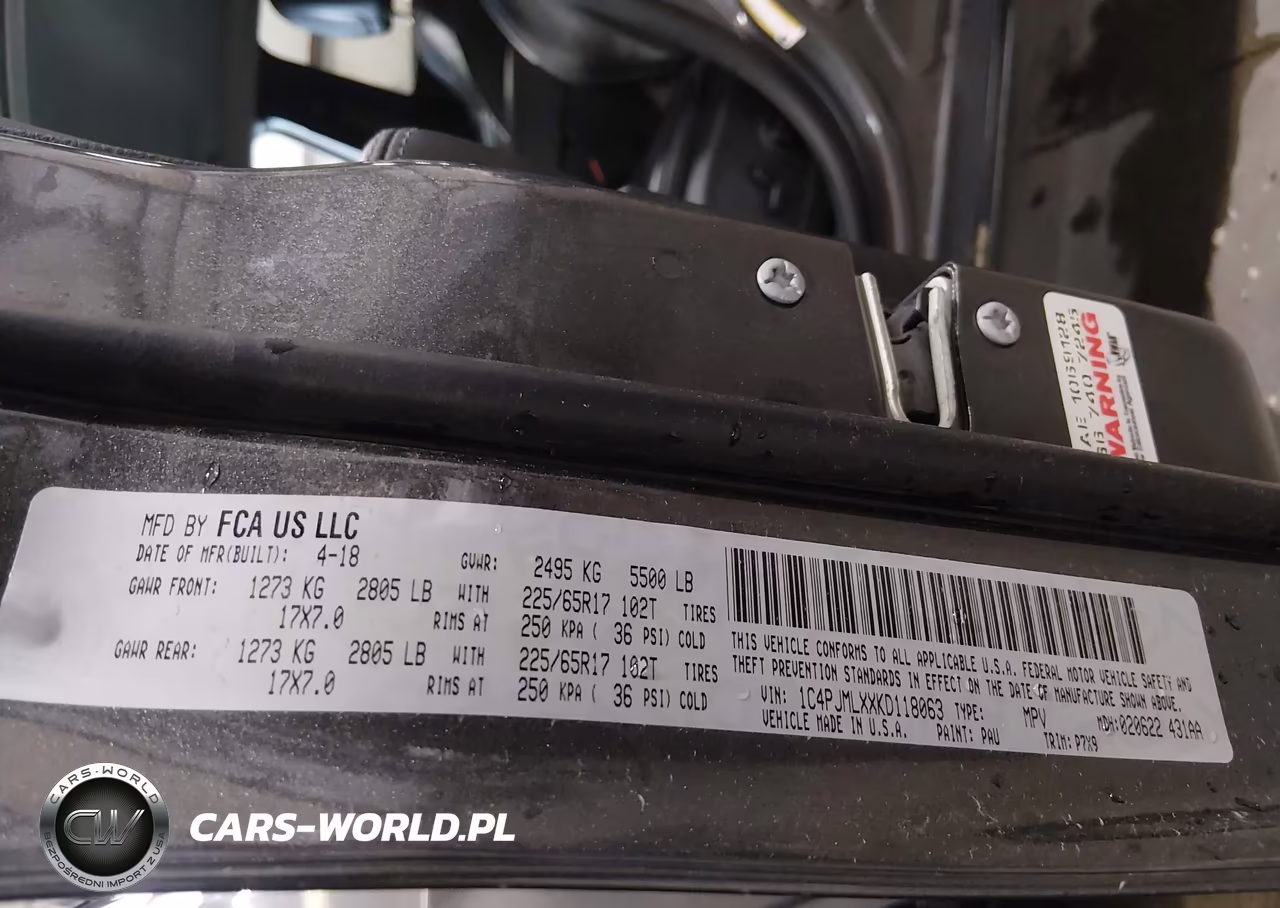 2019 Jeep Cherokee Latitude Plus 4X4 VIN:1C4PJMLXXKD118063 - 9