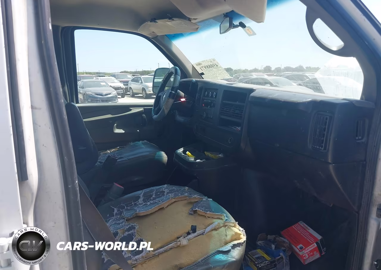 2012 Chevrolet Express 2500 Work Van VIN:1GCWGFBA6C1165404 - 5