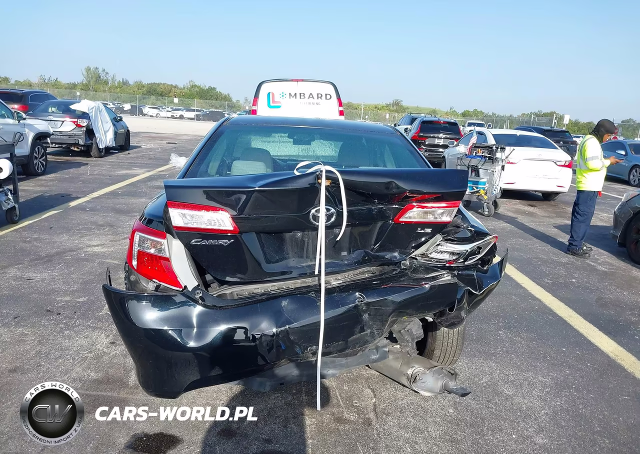 2012 Toyota Camry Le VIN:4T1BF1FK4CU166164 - 17