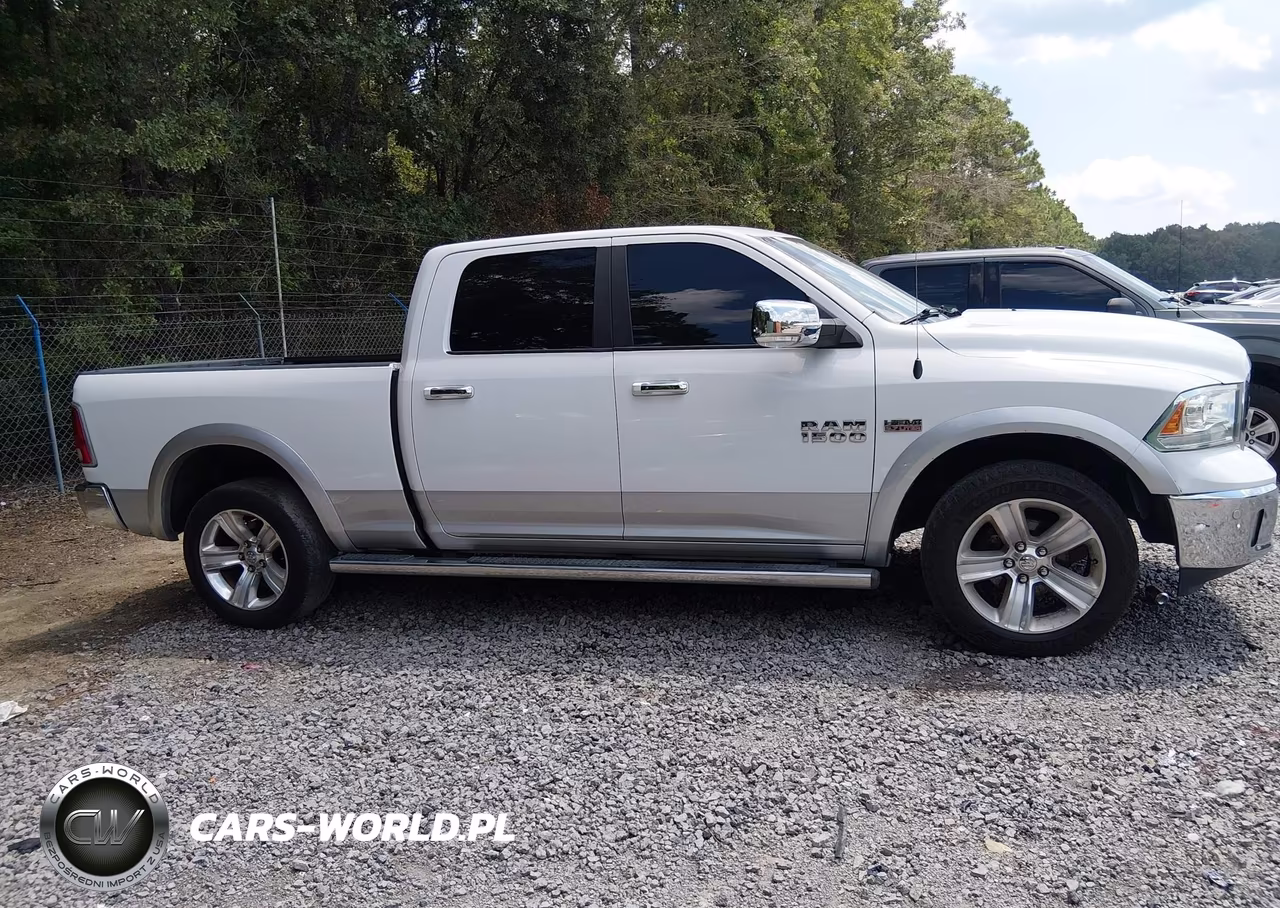 2016 Ram 1500 Laramie VIN:1C6RR6VT5GS189396 - 13
