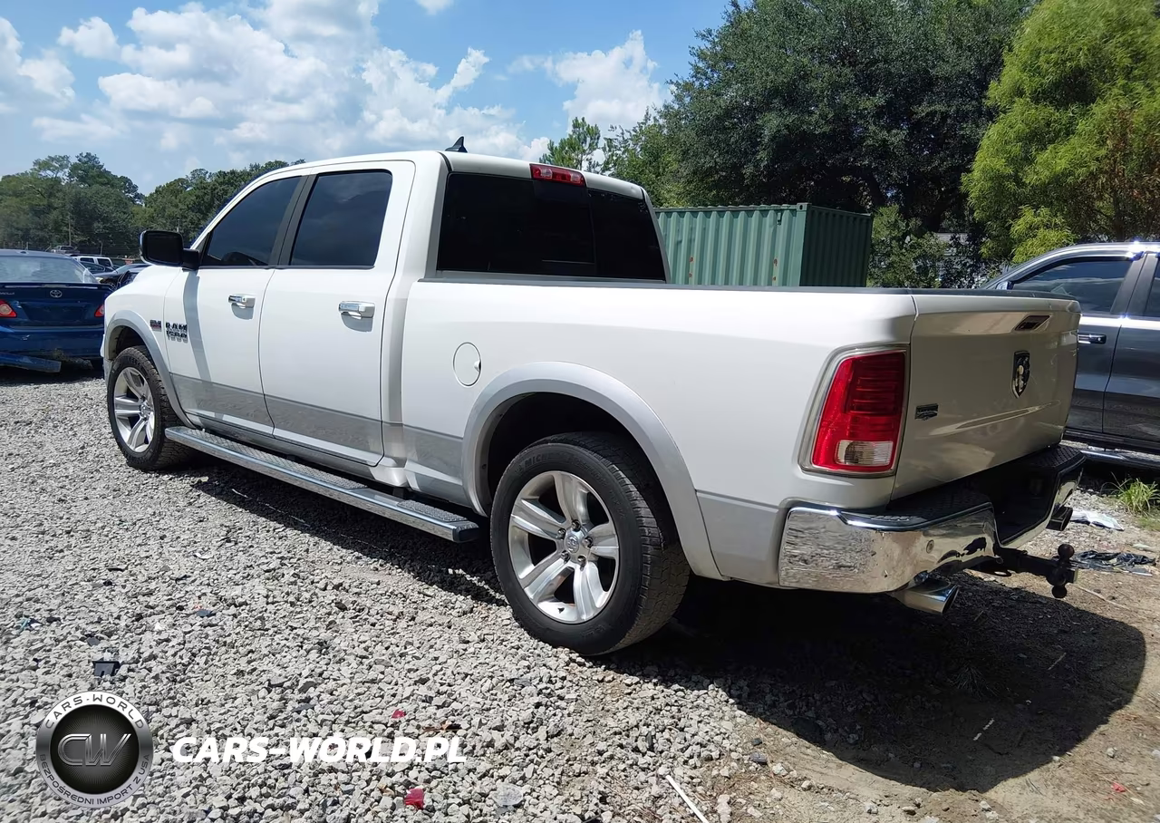 2016 Ram 1500 Laramie VIN:1C6RR6VT5GS189396 - 3