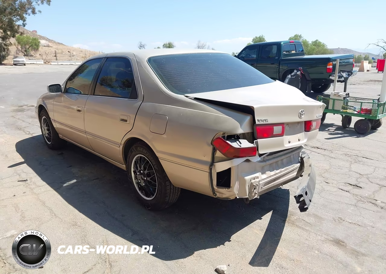 1997 Toyota Camry Le VIN:JT2BG22K2V0100101 - 3