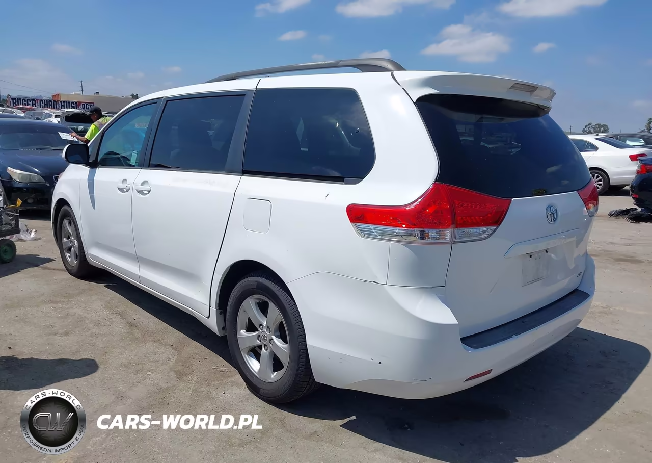 2012 Toyota Sienna Le V6 8 Passenger VIN:5TDKK3DC0CS251451 - 3