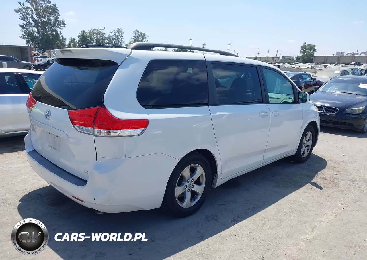 2012 Toyota Sienna Le V6 8 Passenger VIN:5TDKK3DC0CS251451 - 4