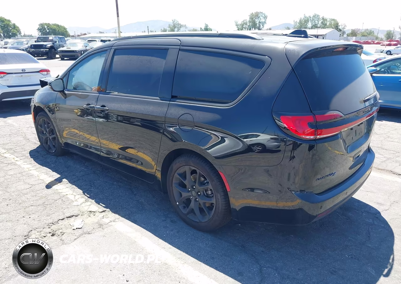 2027 Chrysler Pacifica Limited VIN:2C4RC1GG0VR557222 - 3