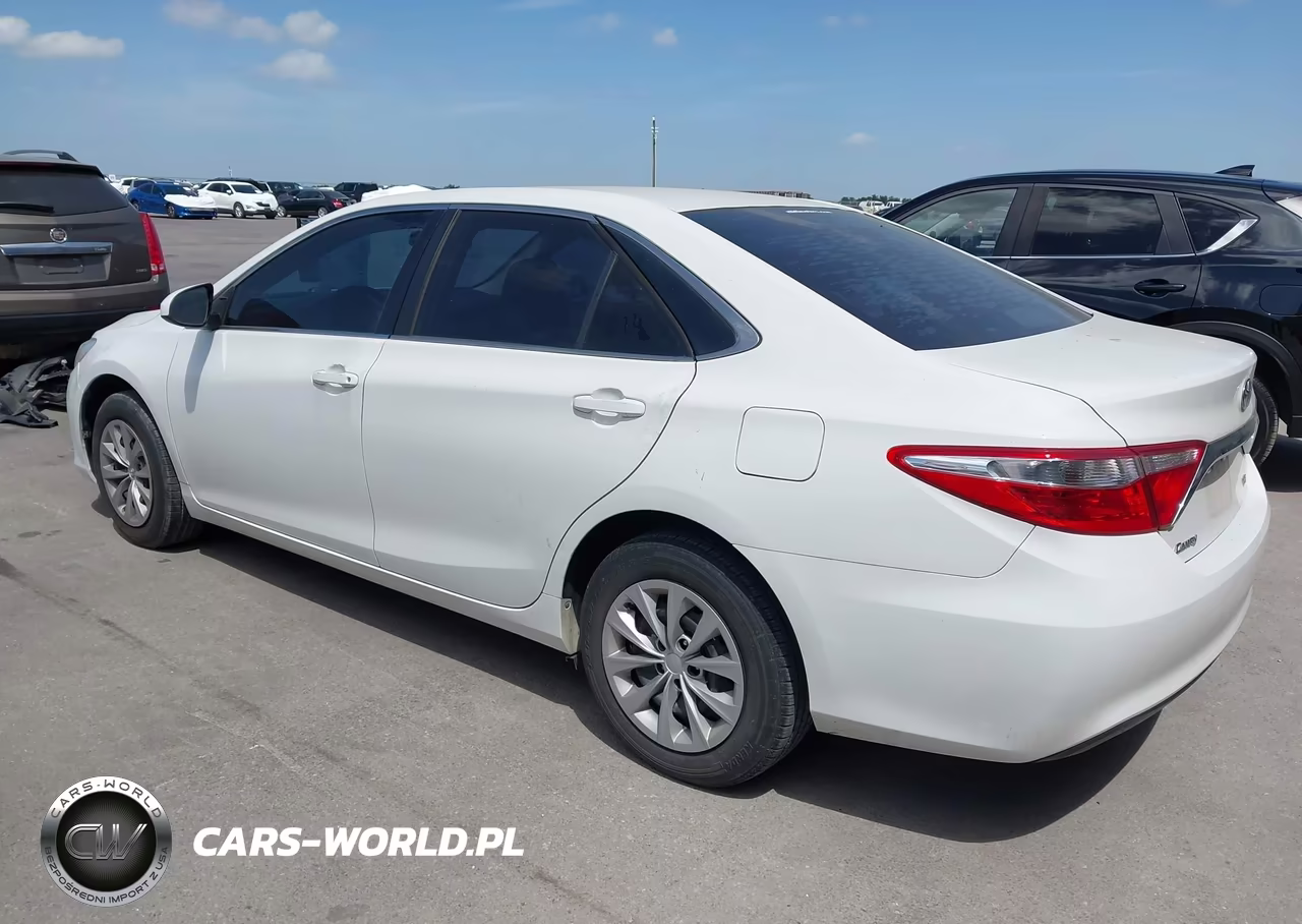2016 Toyota Camry Le VIN:4T4BF1FK2GR537155 - 3
