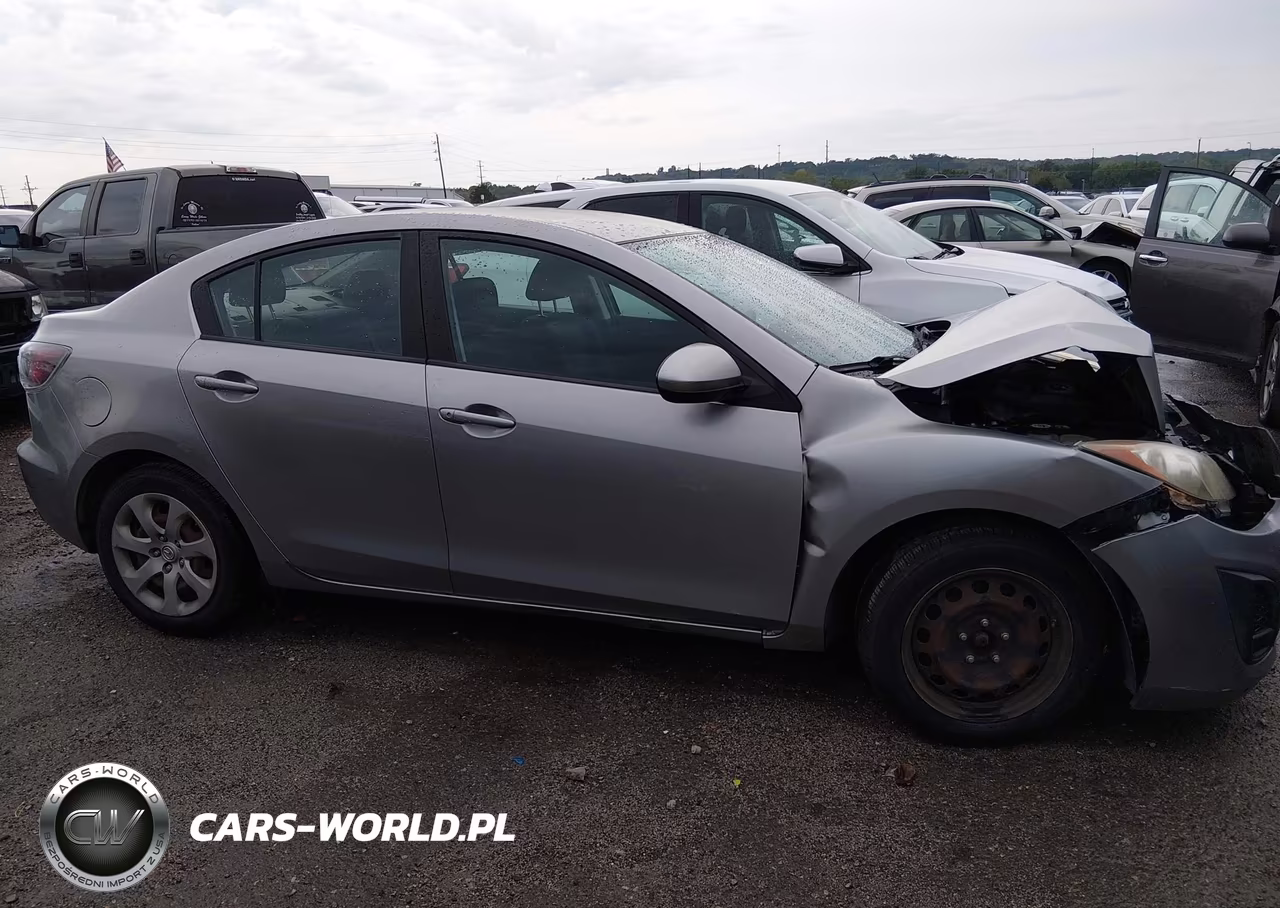 2011 Mazda Mazda3 I Sport VIN:JM1BL1UF7B1445367 - 13