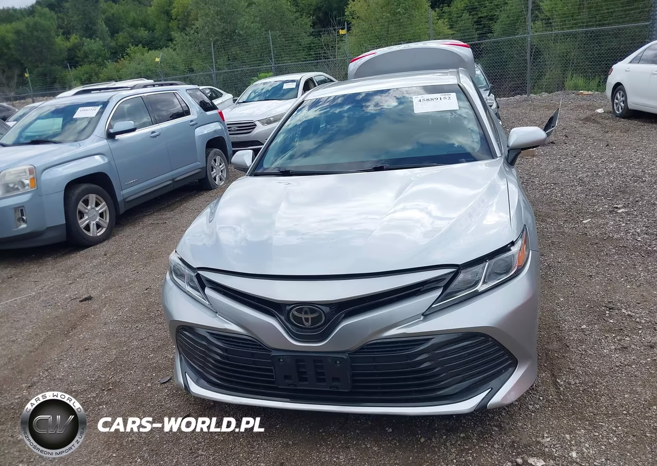 2018 Toyota Camry L VIN:4T1B11HK2JU002808 - 12