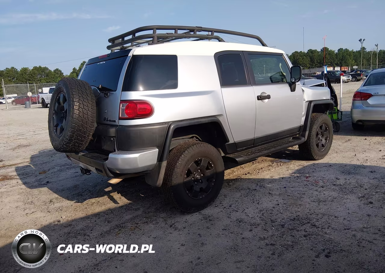 2007 Toyota Fj Cruiser VIN:JTEZU11F770002421 - 4