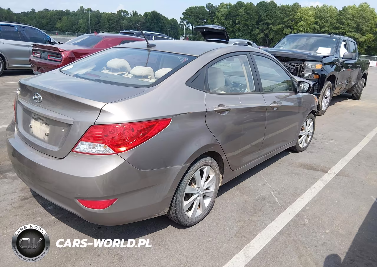 2014 Hyundai Accent Gls VIN:KMHCU4AE1EU757889 - 4