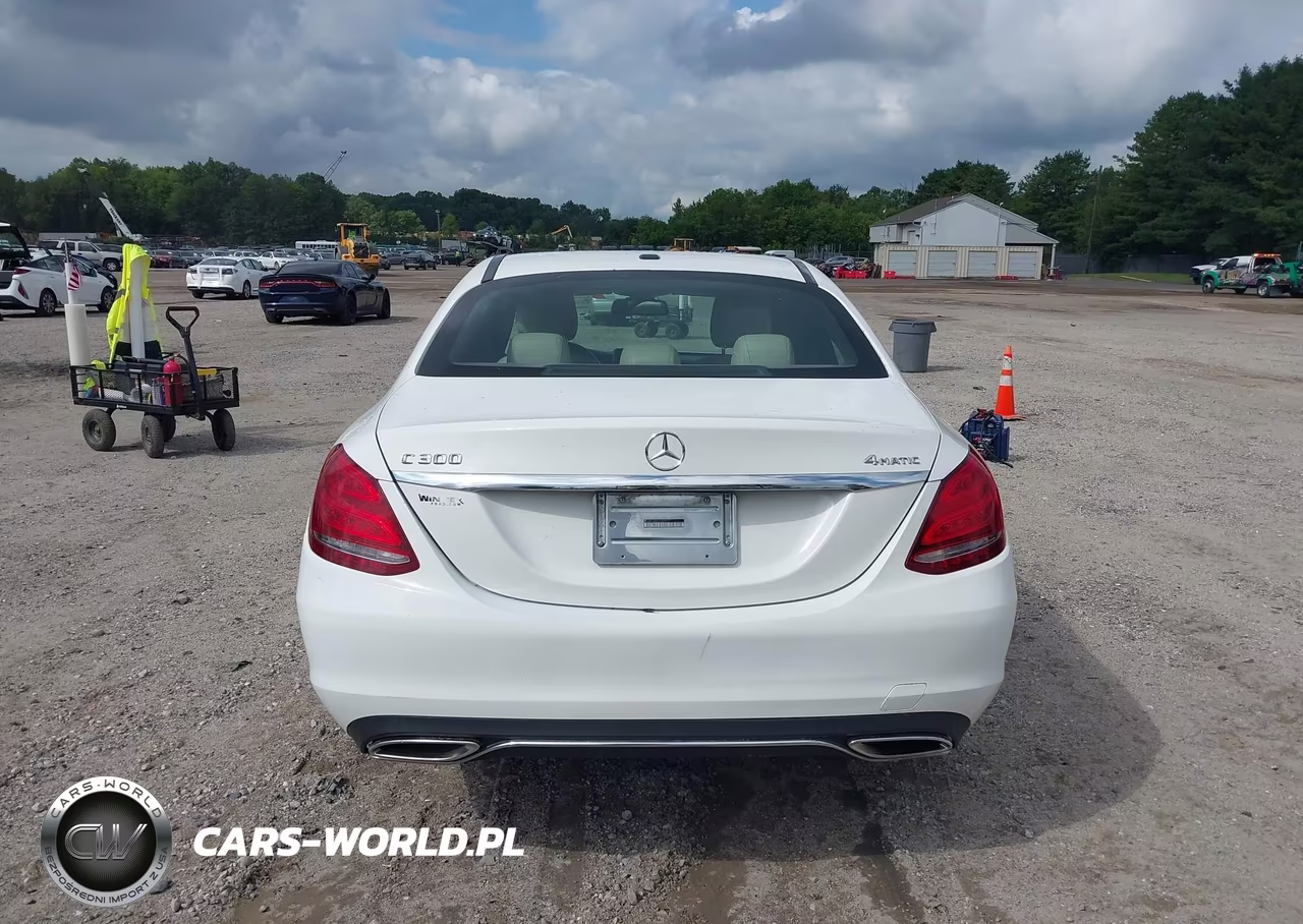 2015 Mercedes-Benz C 300 4Matic VIN:55SWF4KB6FU003427 - 16