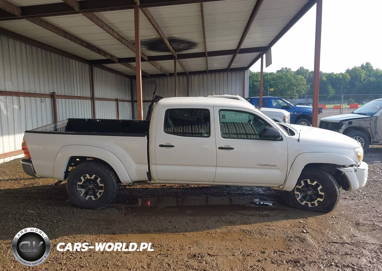 TOYOTA TACOMA VIN:5TEMU52N98Z526957 - 13