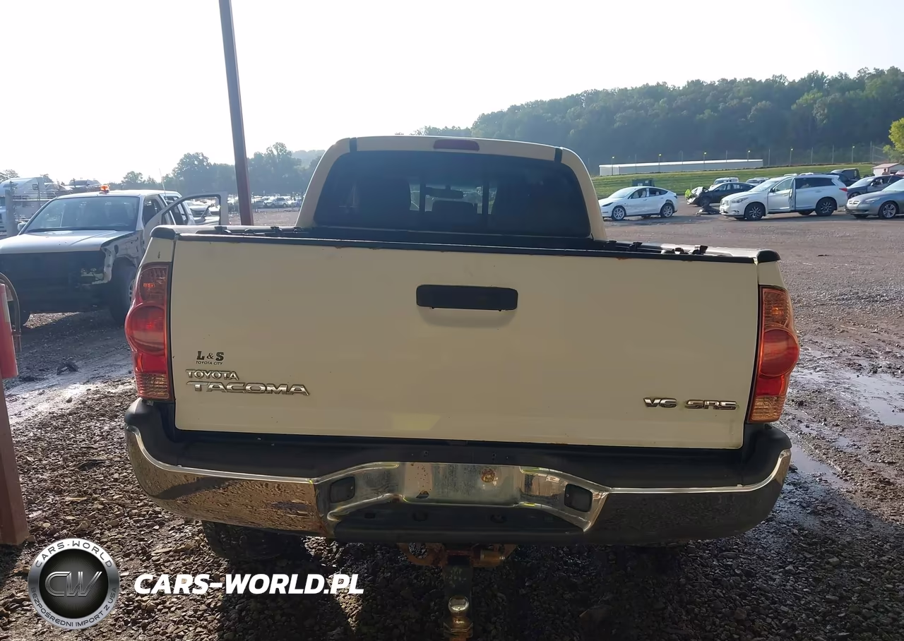 TOYOTA TACOMA VIN:5TEMU52N98Z526957 - 16