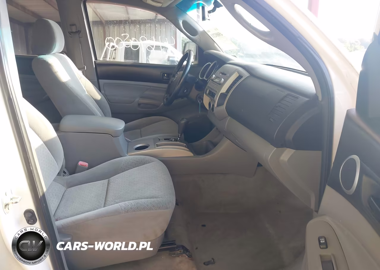 TOYOTA TACOMA VIN:5TEMU52N98Z526957 - 5