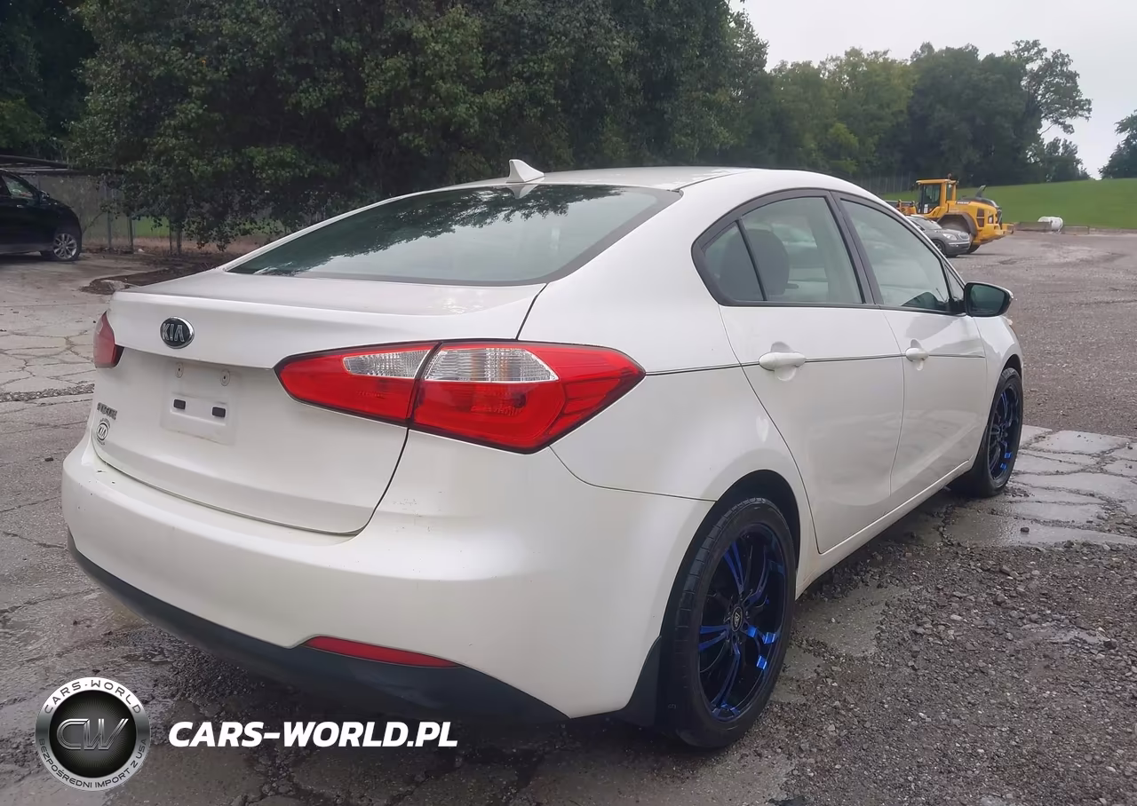 2015 Kia Forte Lx VIN:KNAFX4A6XF5428148 - 4