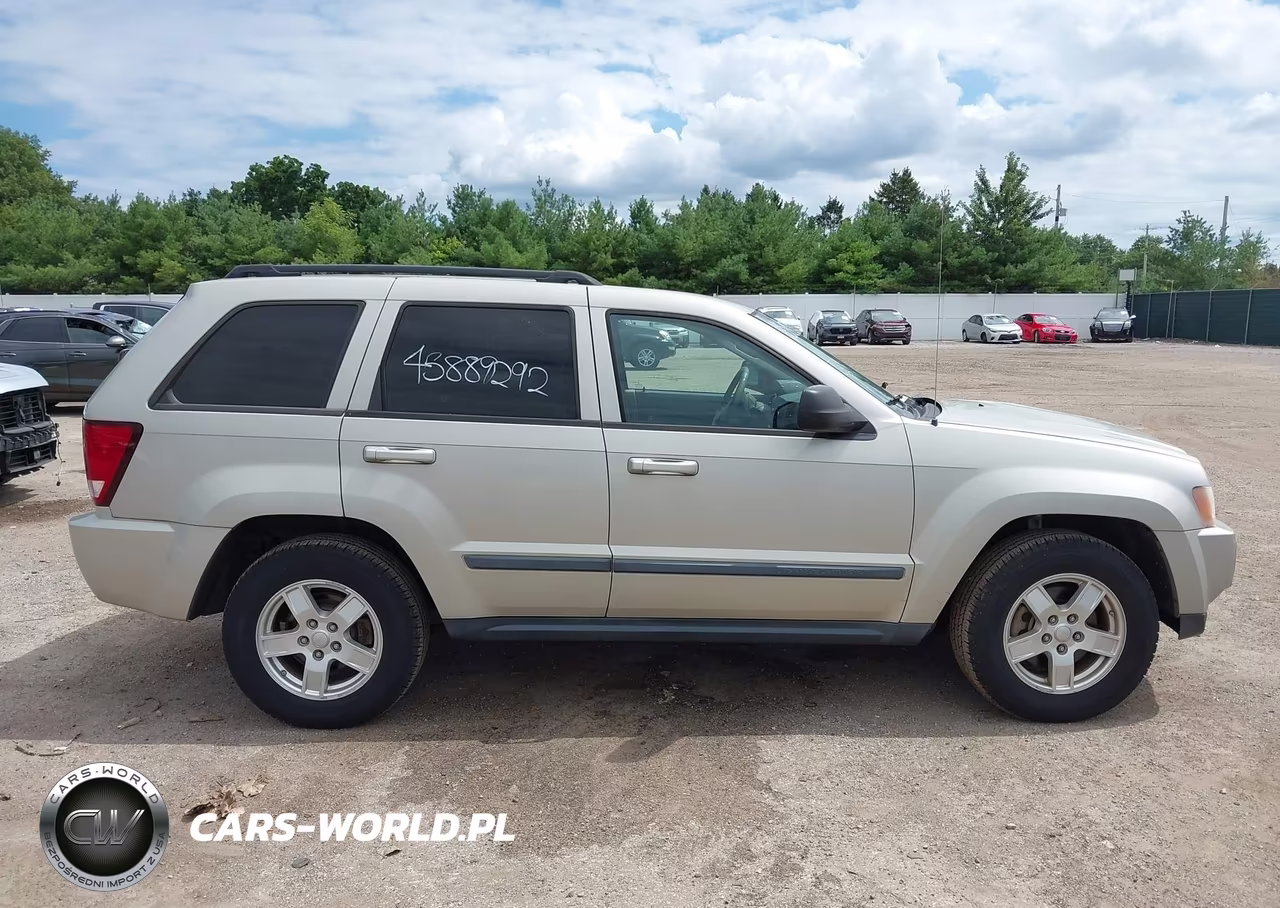 2007 Jeep Grand Cherokee Laredo VIN:1J8GR48K67C500523 - 13