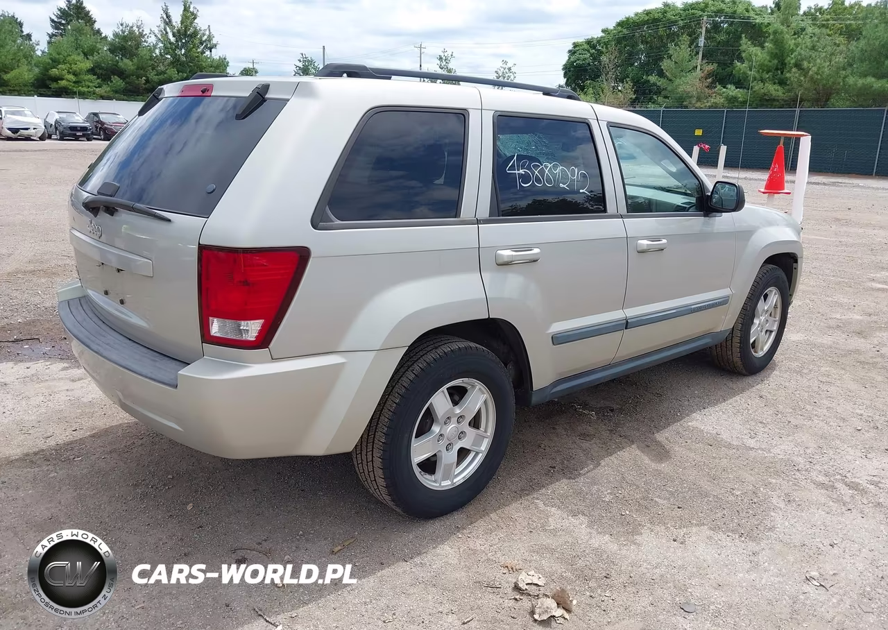 2007 Jeep Grand Cherokee Laredo VIN:1J8GR48K67C500523 - 4