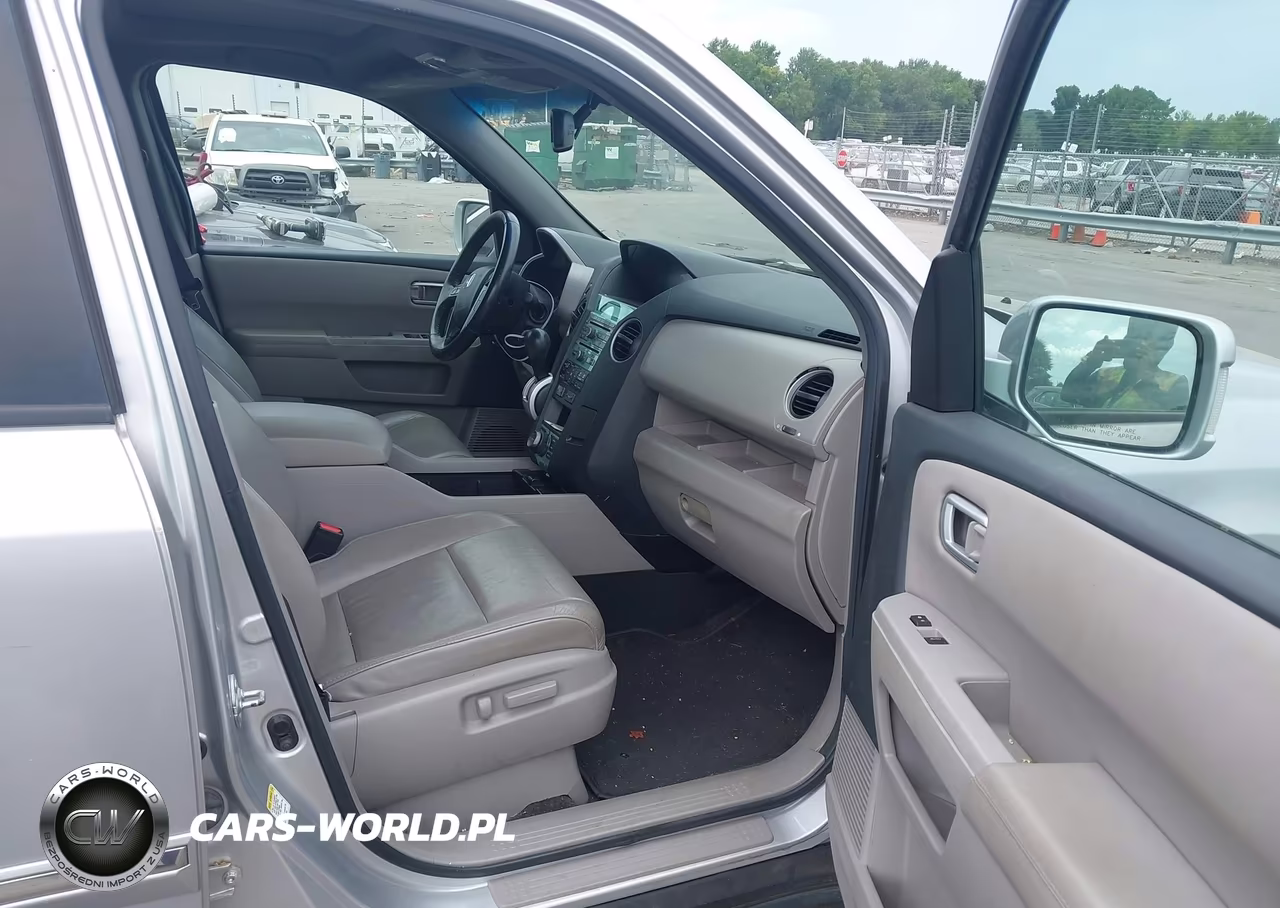 2011 Honda Pilot Touring VIN:5FNYF3H94BB038387 - 5