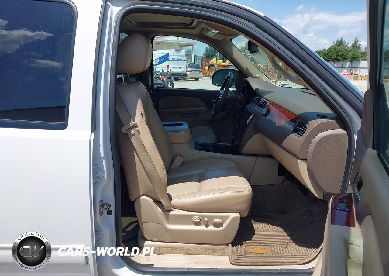 2011 Chevrolet Tahoe Lt VIN:1GNSCBE07BR381730 - 5