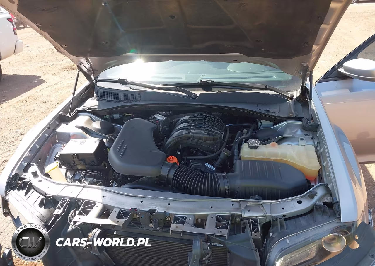 2015 Chrysler 300 300S VIN:2C3CCABG3FH763532 - 10