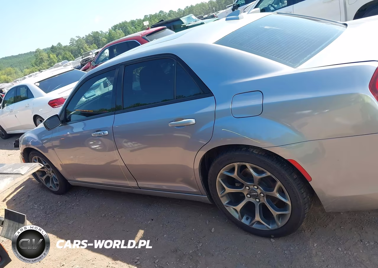 2015 Chrysler 300 300S VIN:2C3CCABG3FH763532 - 14