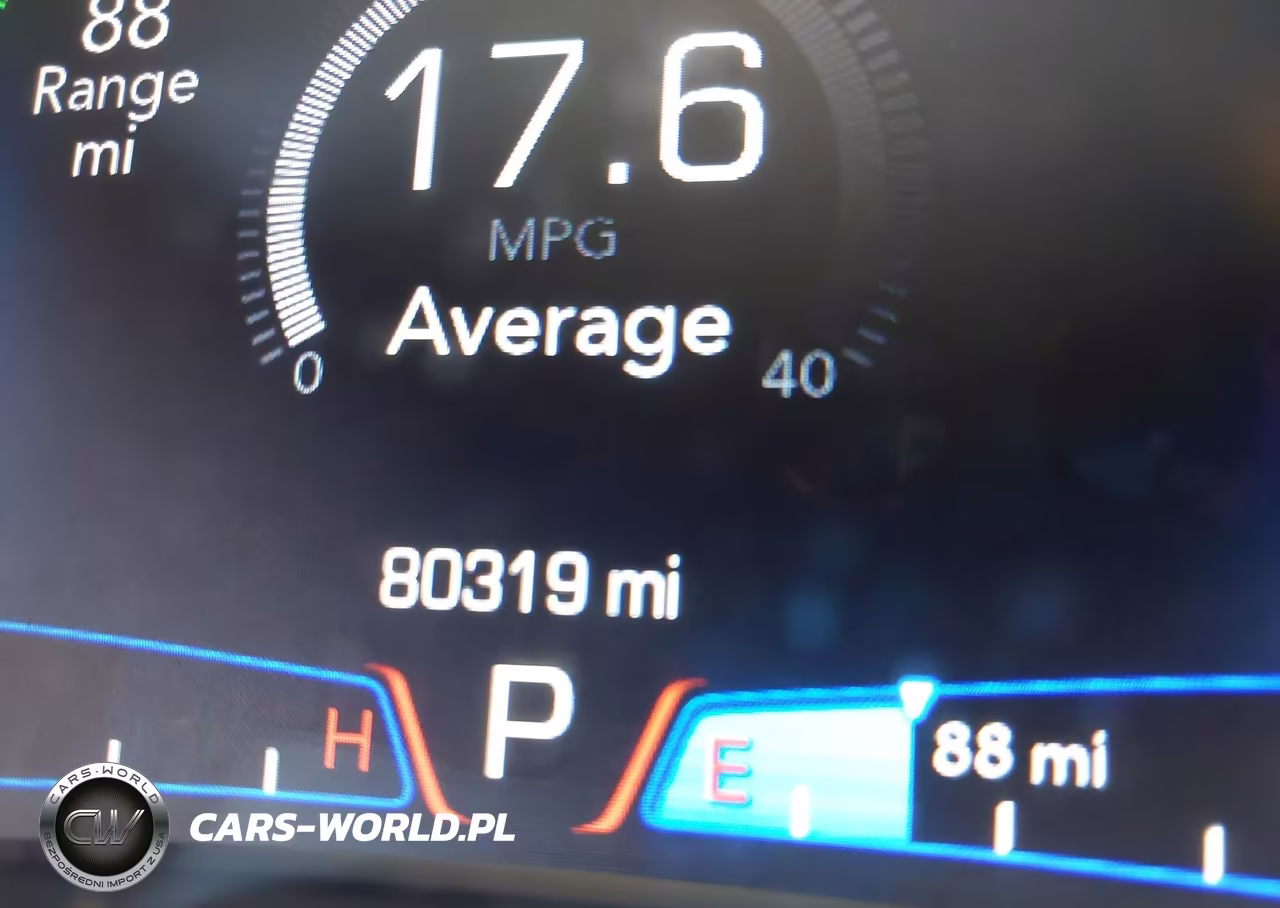 2015 Chrysler 300 300S VIN:2C3CCABG3FH763532 - 15