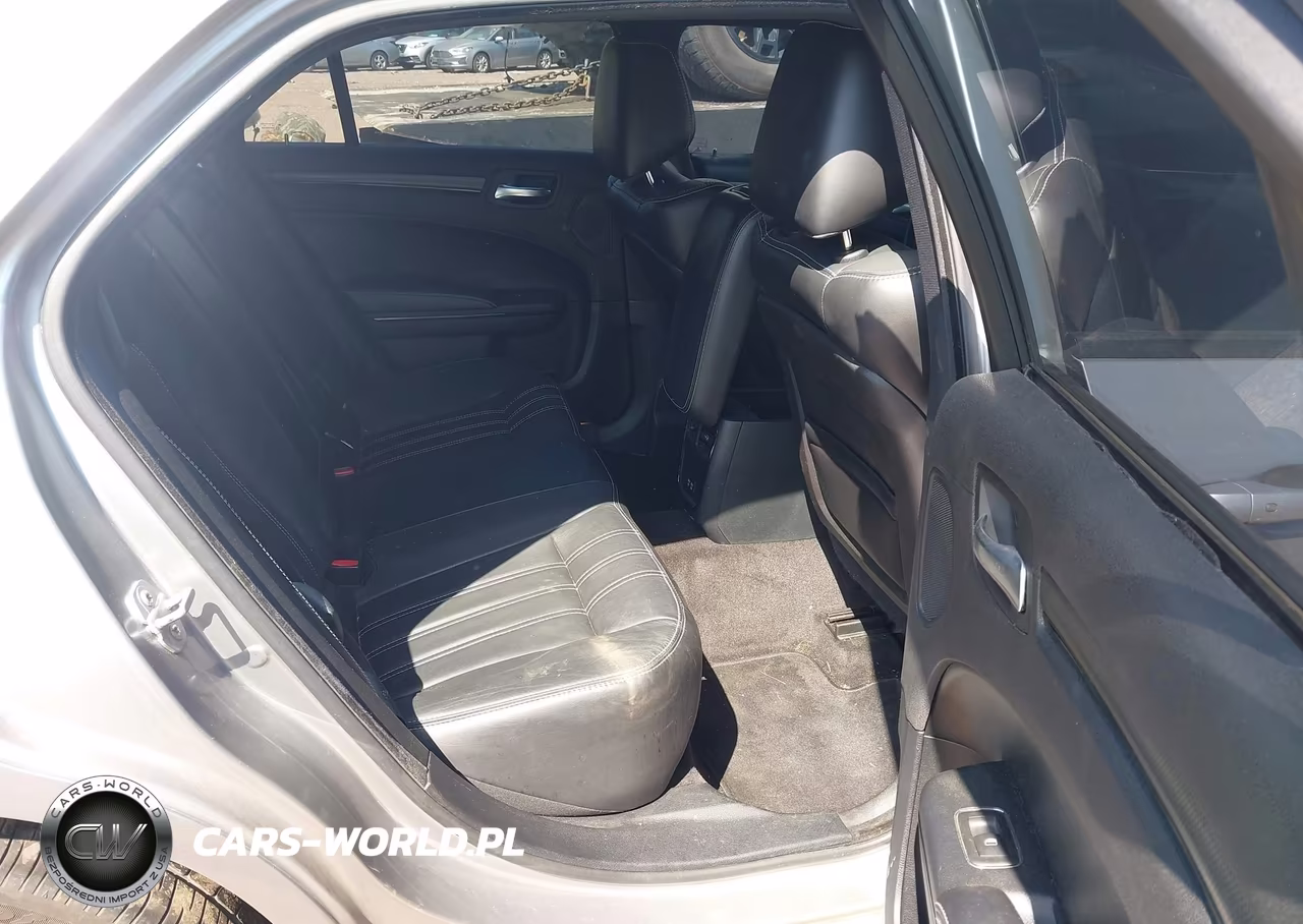2015 Chrysler 300 300S VIN:2C3CCABG3FH763532 - 8