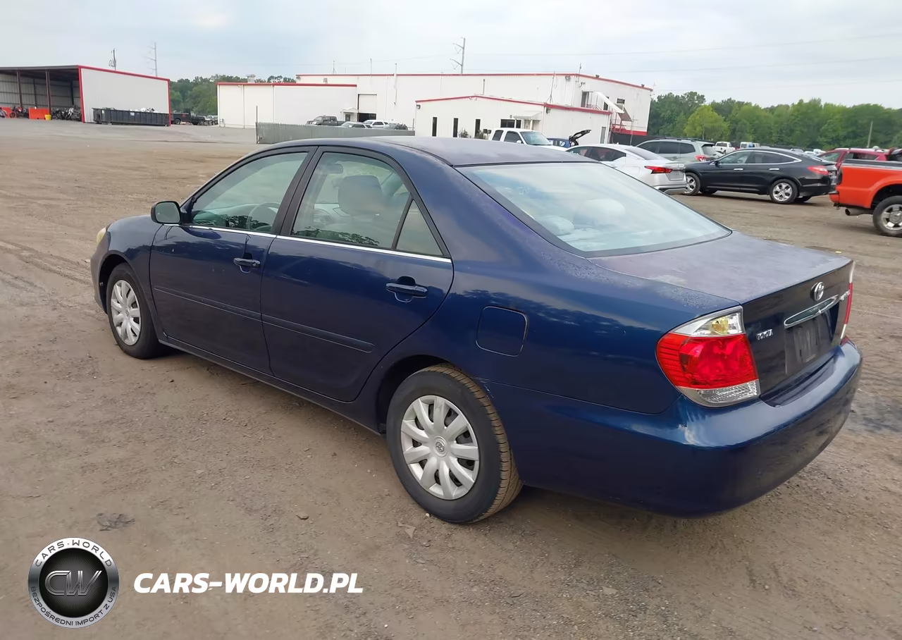 2005 Toyota Camry Le VIN:4T1BE30K05U386900 - 3