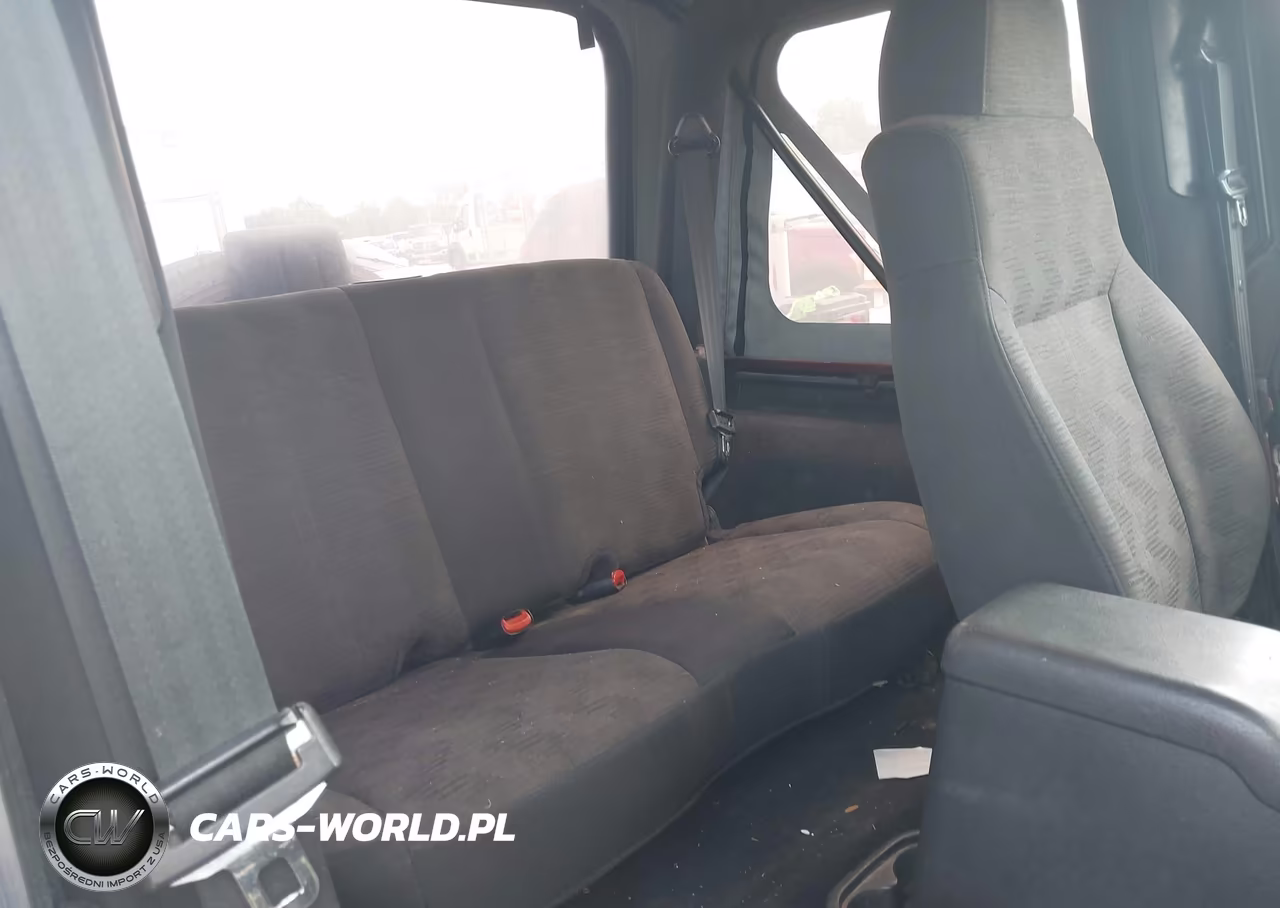 2004 Jeep Wrangler X VIN:1J4FA39SX4P709636 - 8