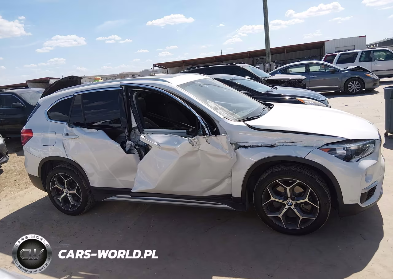 2018 BMW X1 Sdrive28I VIN:WBXHU7C39J3H43137 - 12