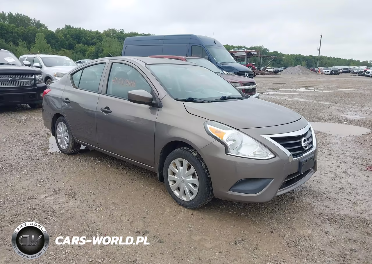 2016 Nissan Versa 1.6 S+