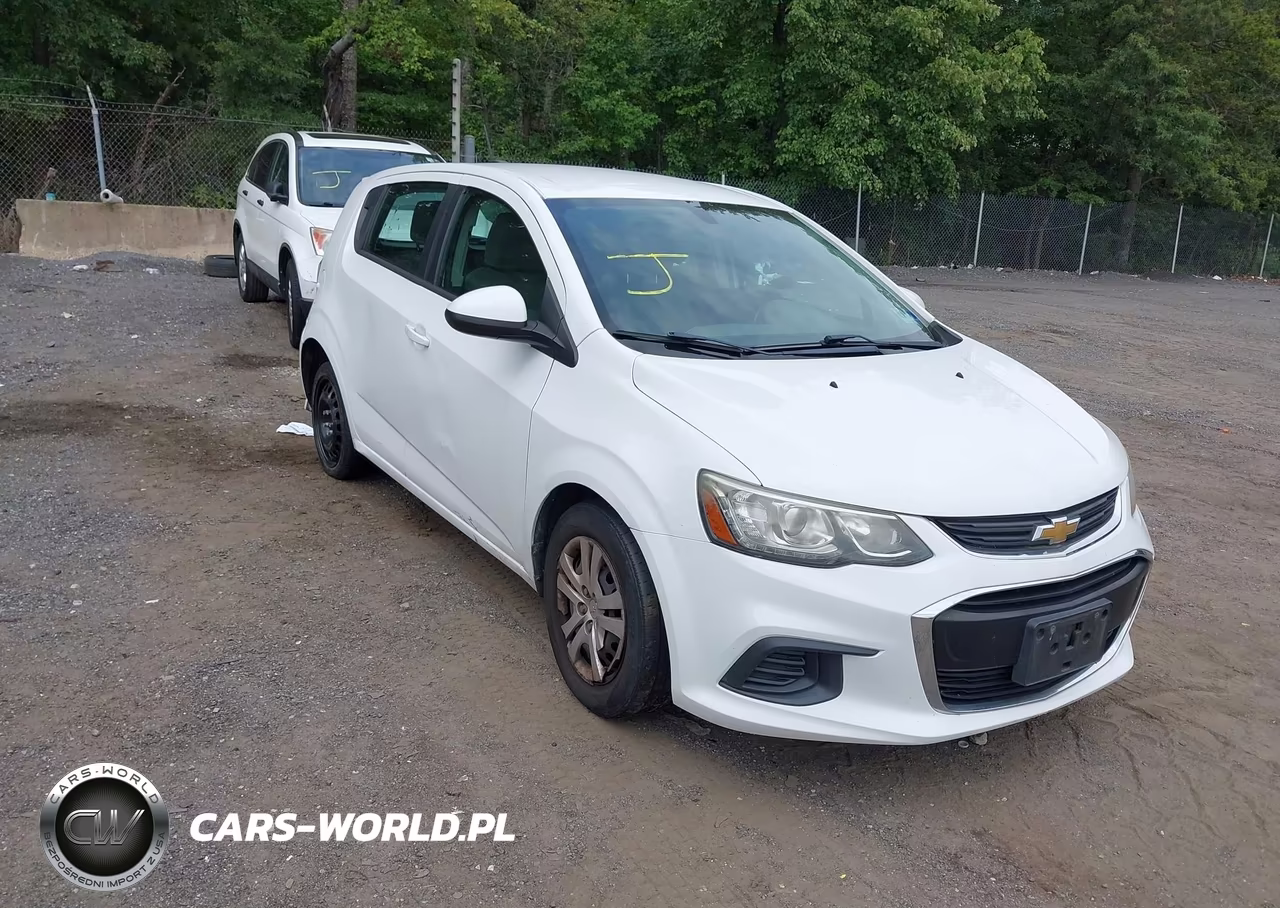 2017 Chevrolet Sonic Lt Auto – zdjęcie 1 z 11