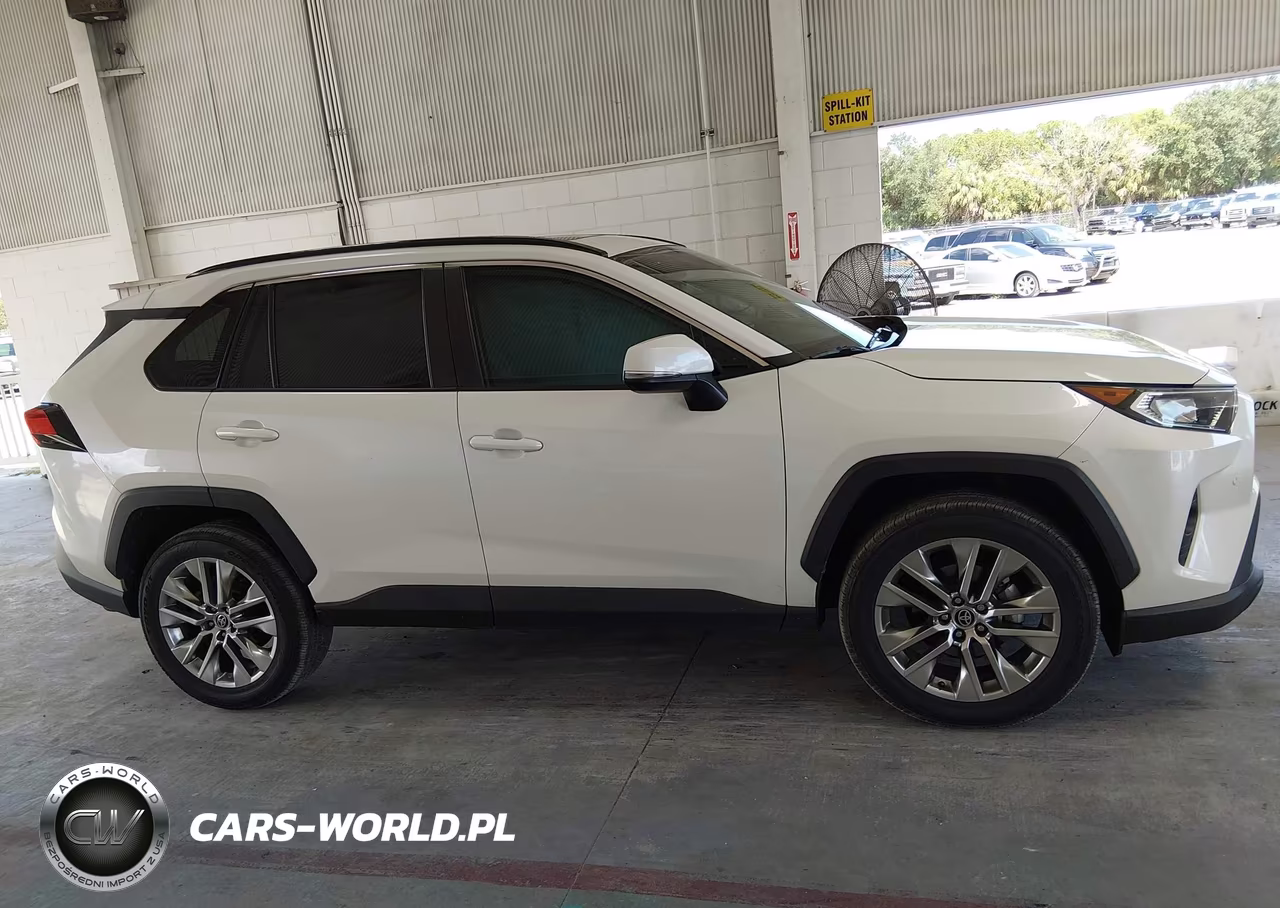 2021 Toyota Rav4 Xle Premium VIN:2T3C1RFV0MW183807 - 13