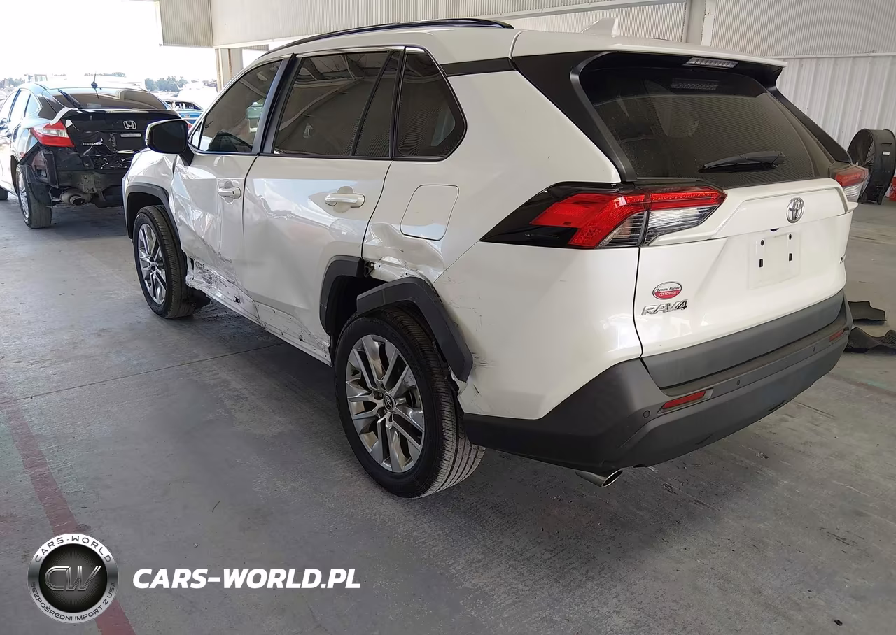 2021 Toyota Rav4 Xle Premium VIN:2T3C1RFV0MW183807 - 3