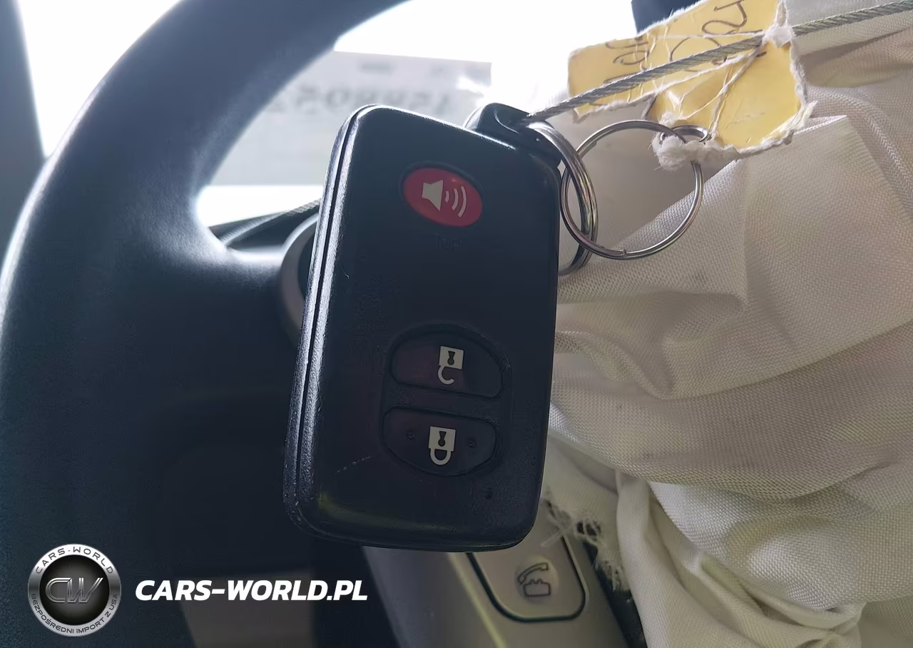 2014 Toyota Prius Two VIN:JTDKN3DU5E1737673 - 11