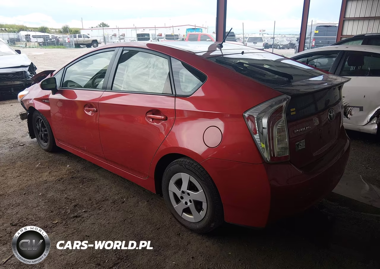 2014 Toyota Prius Two VIN:JTDKN3DU5E1737673 - 3