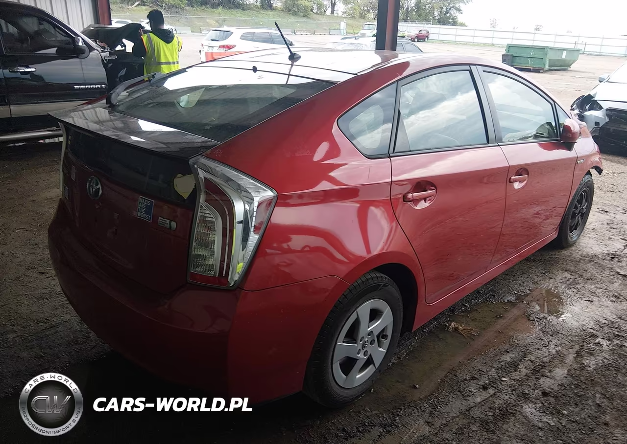 2014 Toyota Prius Two VIN:JTDKN3DU5E1737673 - 4