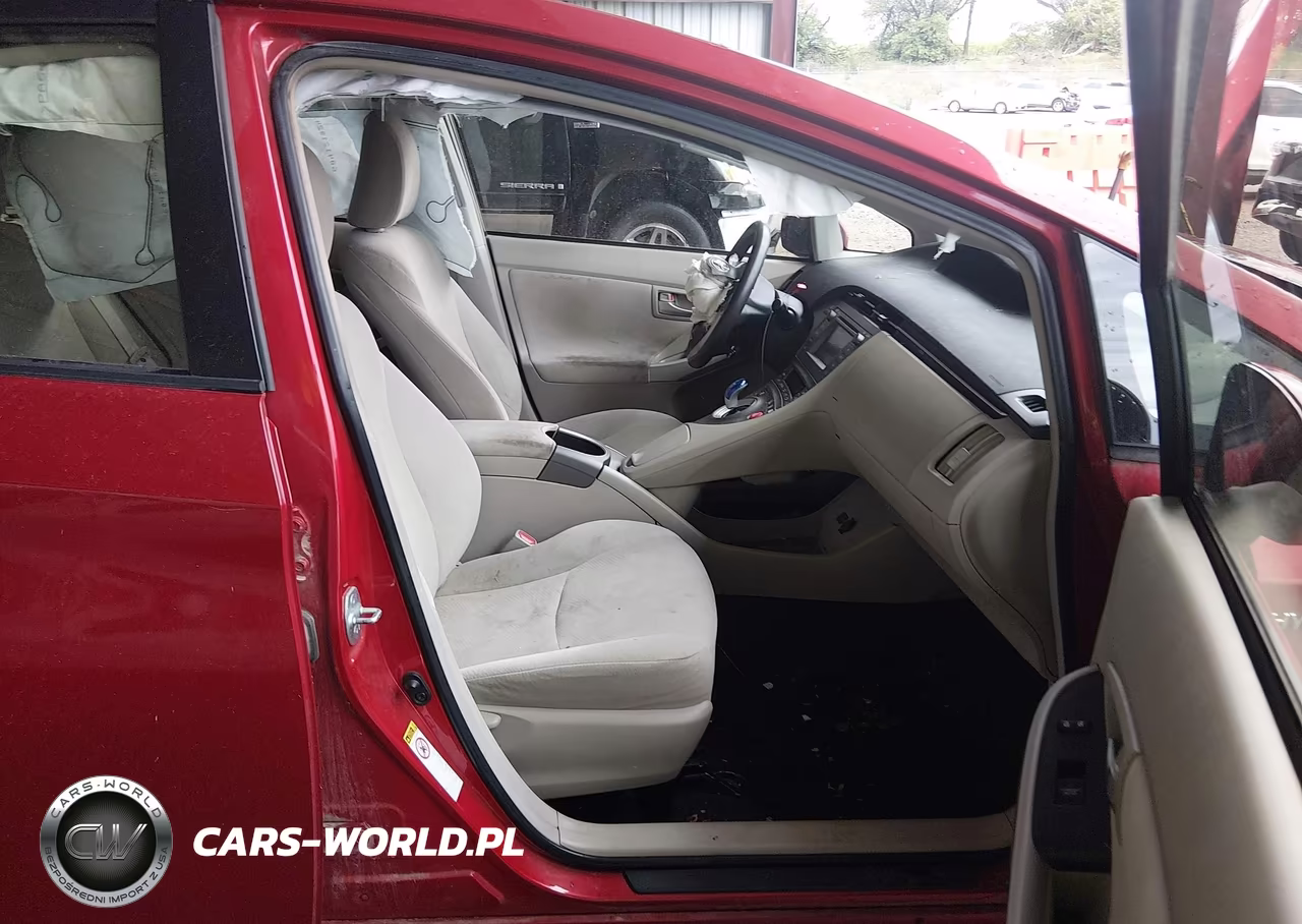 2014 Toyota Prius Two VIN:JTDKN3DU5E1737673 - 5